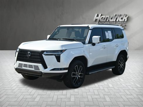 Used 2024 Lexus GX 550 w/ Cold Area Package AWD/4WD image 5