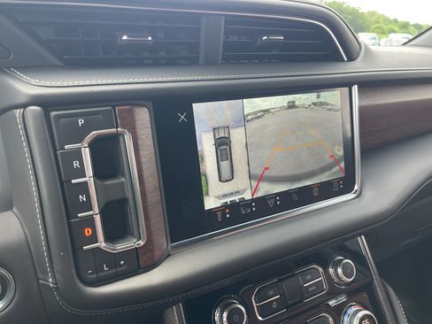 Used 2023 GMC Yukon Denali Ultimate AWD/4WD image 12