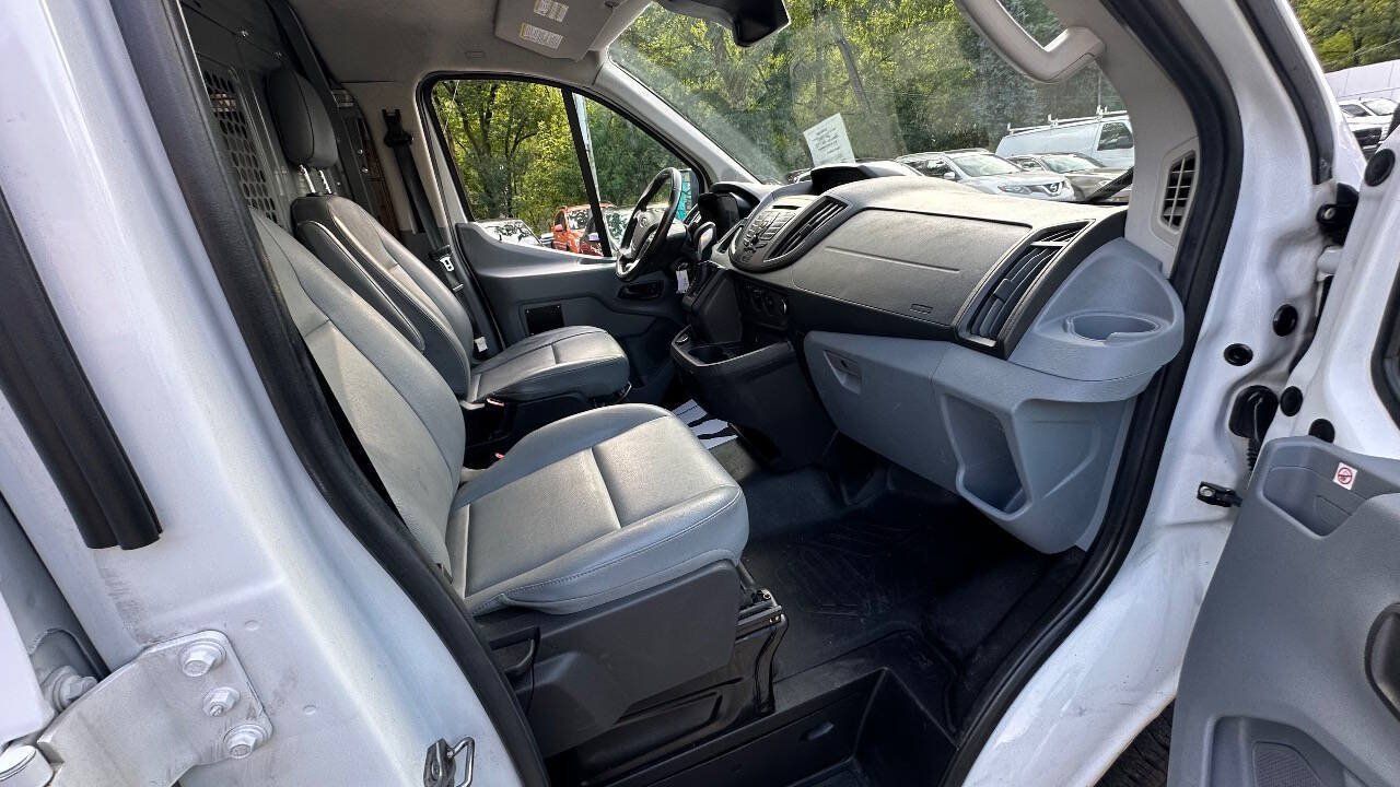 Used 2019 Ford Transit 250 130 Low Roof RWD image 9