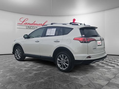 Used 2018 Toyota RAV4 Limited image 3