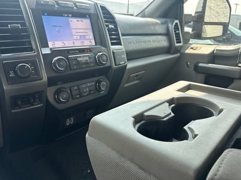 Used 2019 Ford F250 XLT w/ XLT Premium Package AWD/4WD image 13