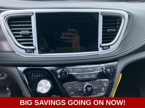 New 2026 Chrysler Pacifica Select image 19