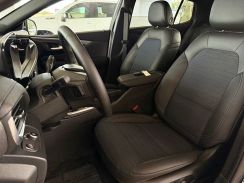 Used 2025 Buick Envista Preferred w/ Convenience I Package FWD image 12