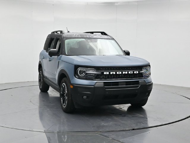 Certified 2025 Ford Bronco Sport Outer Banks w/ Outer Banks Tech Package+ AWD/4WD image 4