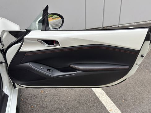 Used 2022 MAZDA MX-5 Miata Grand Touring w/ Appearance Package image 36