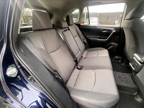 Used 2020 Toyota RAV4 XLE image 32