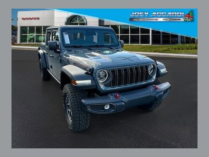 New 2026 Jeep Gladiator Rubicon w/ Dual Top Group