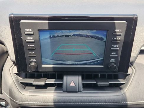 Used 2019 Toyota RAV4 XLE FWD image 19