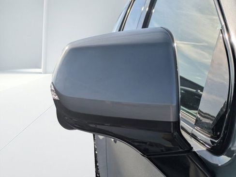 Used 2025 GMC Yukon AT4 Ultimate image 9