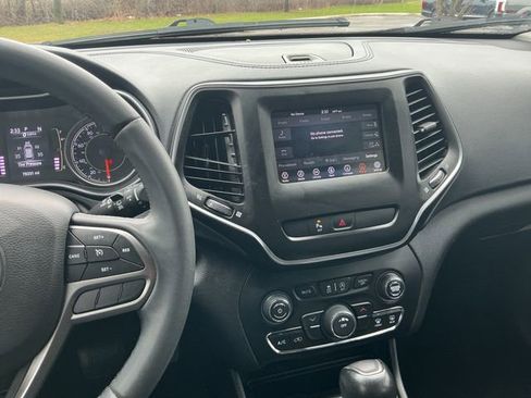 Used 2020 Jeep Cherokee Latitude Plus AWD/4WD image 21