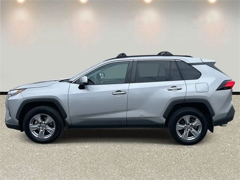Used 2022 Toyota RAV4 XLE image 8