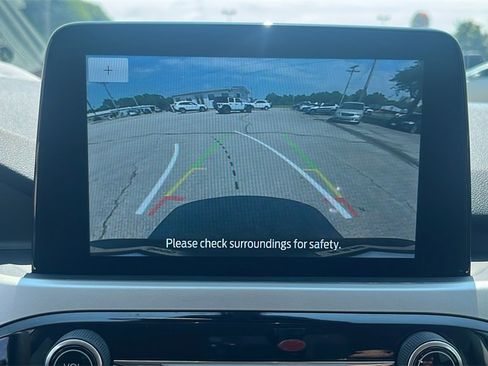 Used 2021 Ford Escape SE image 22