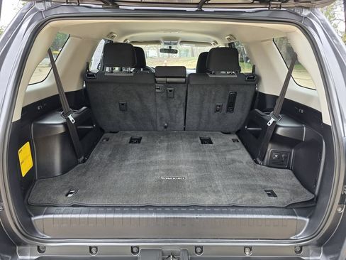 Used 2016 Toyota 4Runner SR5 AWD/4WD image 17