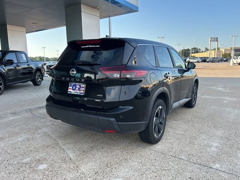 Used 2025 Nissan Rogue SV AWD/4WD image 4