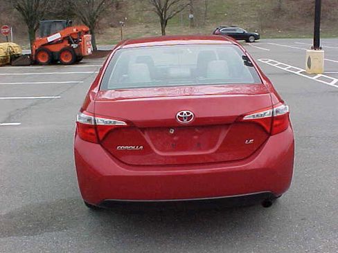 Used 2015 Toyota Corolla LE image 6