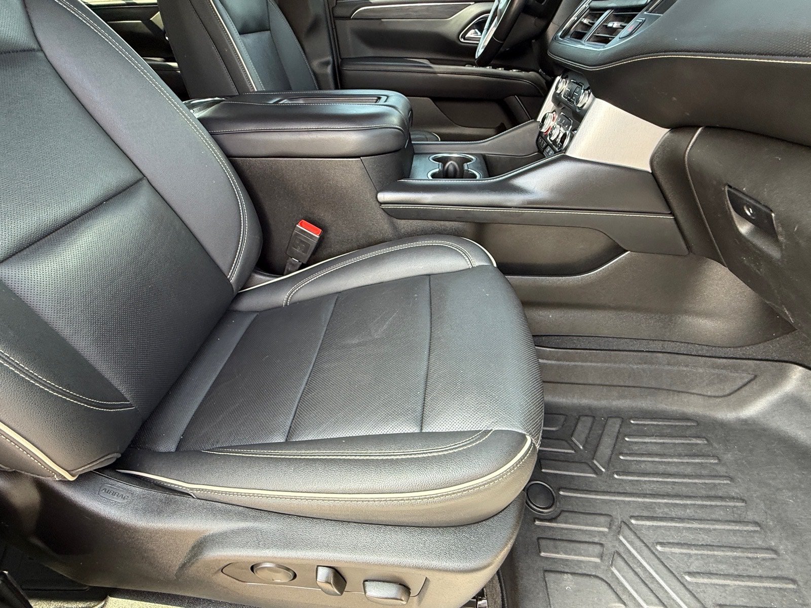 Used 2022 GMC Yukon SLT w/ SLT Premium Package AWD/4WD image 10