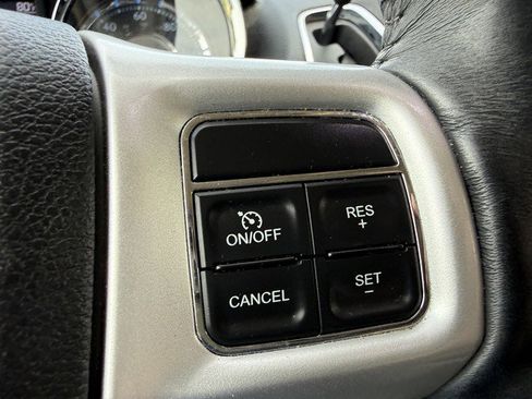 Used 2015 Chrysler Town & Country Touring-L w/ Driver Convenience Group FWD image 26