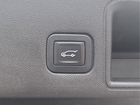 Used 2018 GMC Terrain SLE w/ Driver Convenience Package image 10