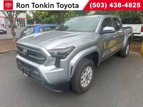 Certified 2025 Toyota Tacoma SR5 w/ SR5 Upgrade Package AWD/4WD image 1