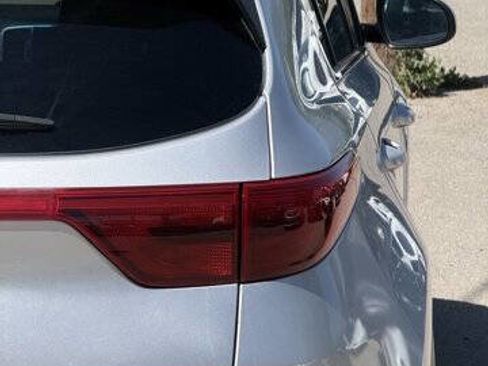 Used 2018 Kia Sportage LX FWD image 21
