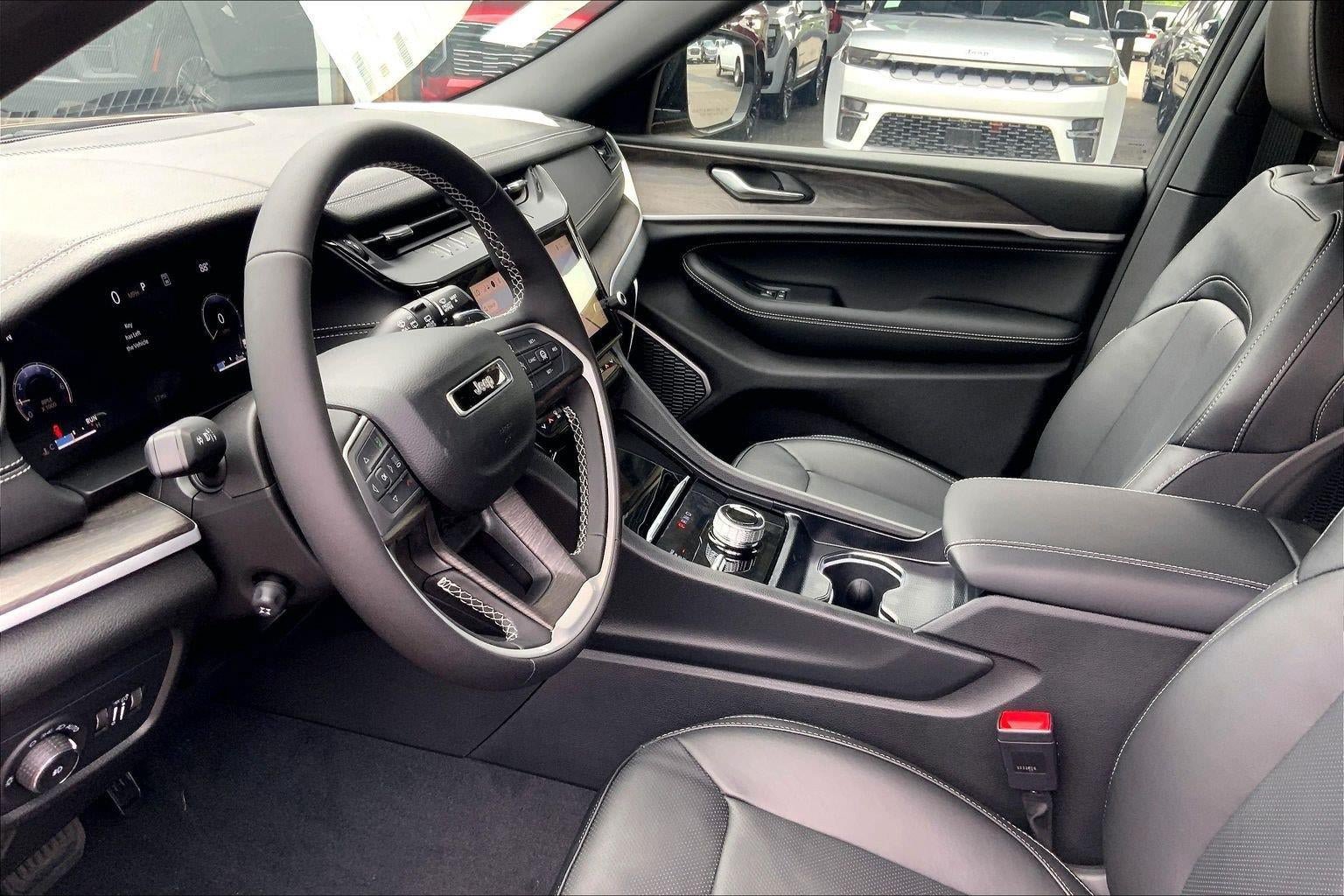 New 2026 Jeep Grand Cherokee Limited AWD/4WD image 6