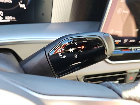 New 2026 Volkswagen Tiguan SE R-Line image 20