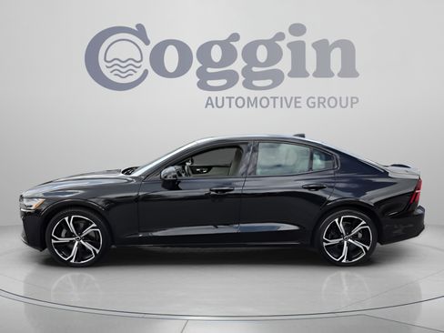 Used 2024 Volvo S60 B5 Plus FWD image 2
