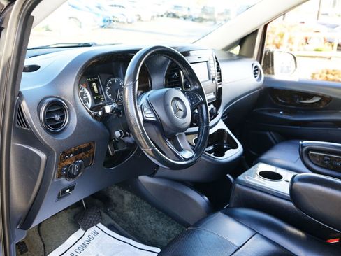 Used 2016 Mercedes-Benz Metris Passenger image 11