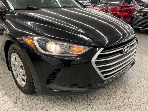 Used 2018 Hyundai Elantra SE FWD image 35