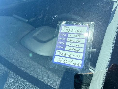 Certified 2023 Hyundai Venue Limited FWD image 11
