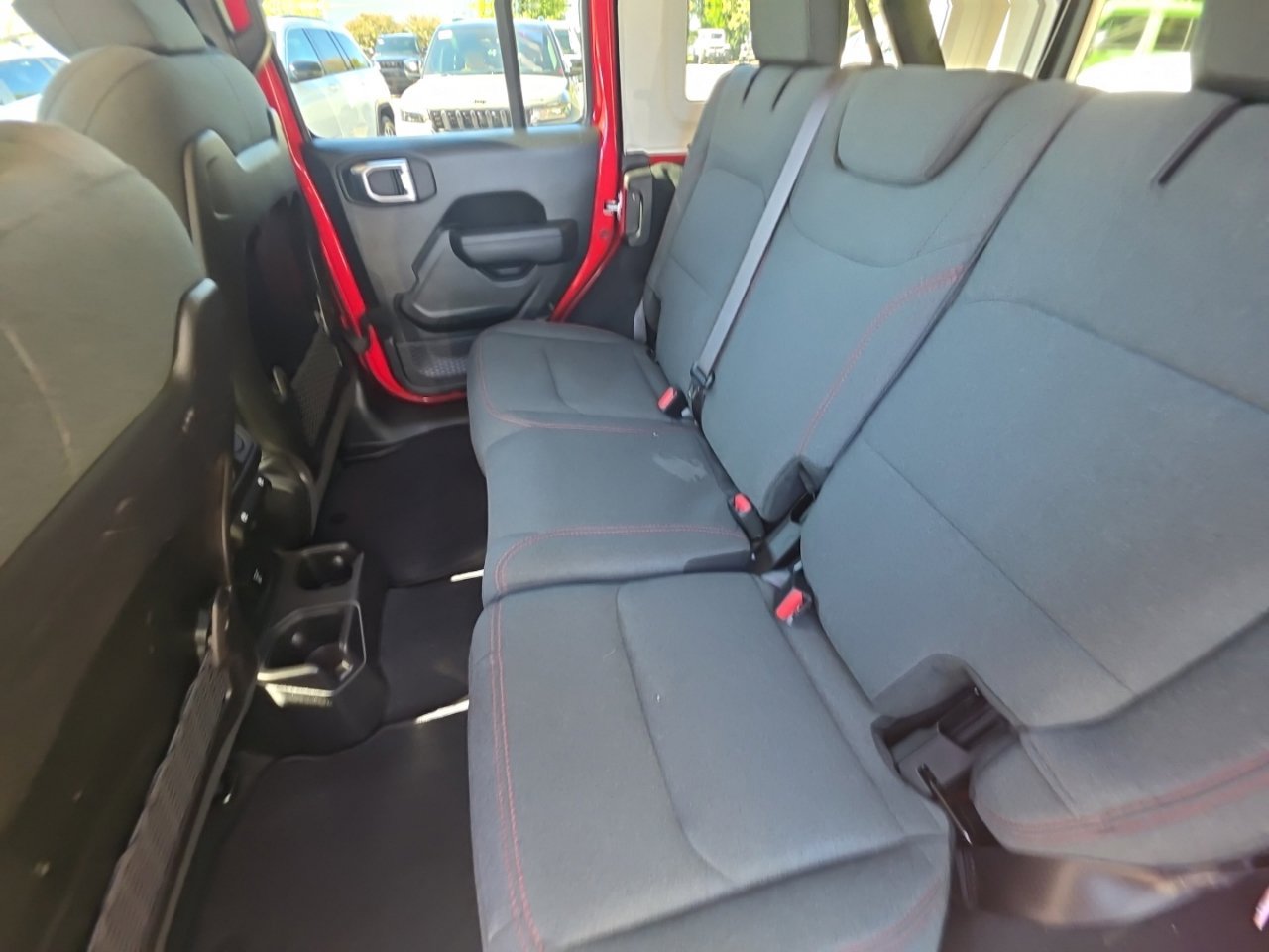 Used 2026 Jeep Wrangler Unlimited Rubicon AWD/4WD image 25