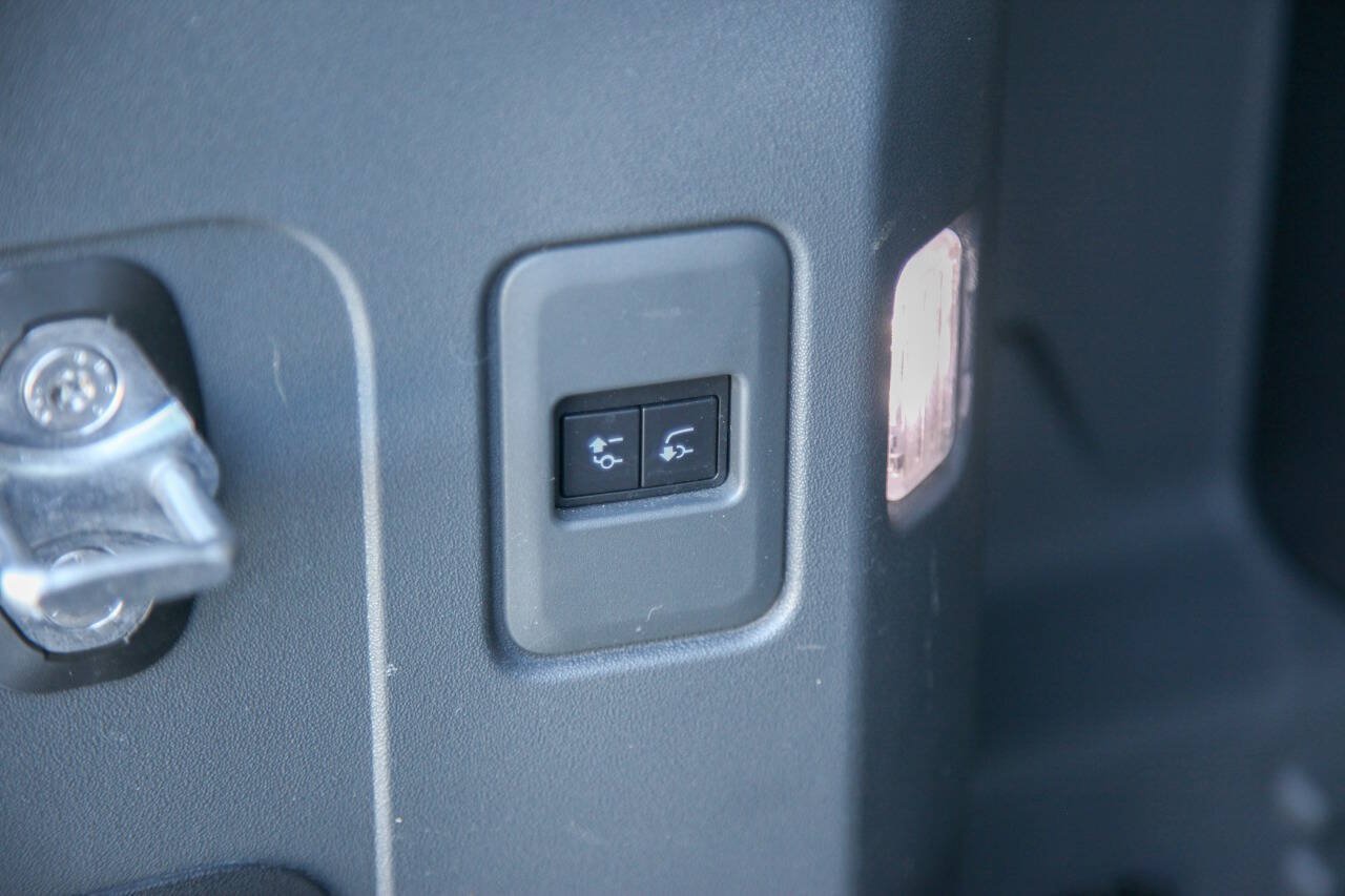 Used 2020 Land Rover Defender 110 HSE AWD/4WD image 63