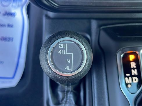 New 2025 Jeep Gladiator Sport image 22