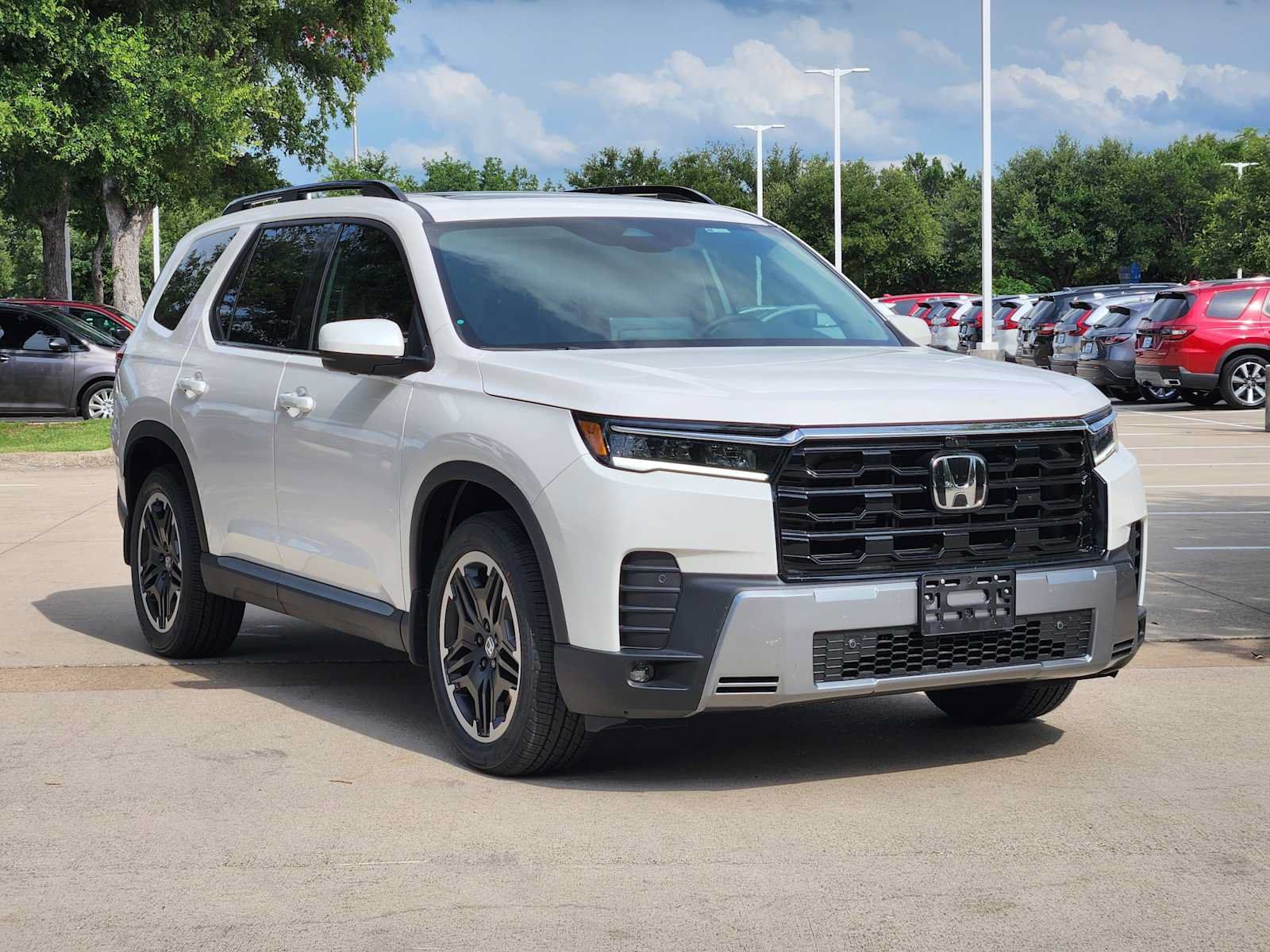 New 2026 Honda Pilot image 2