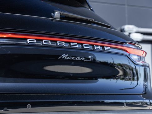 Certified 2026 Porsche Macan S AWD/4WD image 15