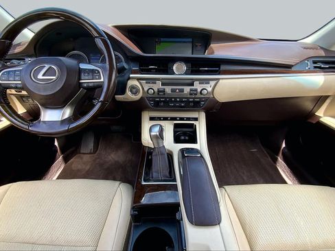 Used 2017 Lexus ES 350 w/ Luxury Package FWD image 15