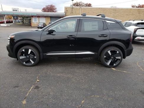 New 2026 Nissan Kicks SR w/ SR Premium Package image 3