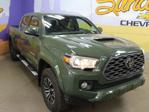 Used 2021 Toyota Tacoma TRD Off-Road AWD/4WD image 2