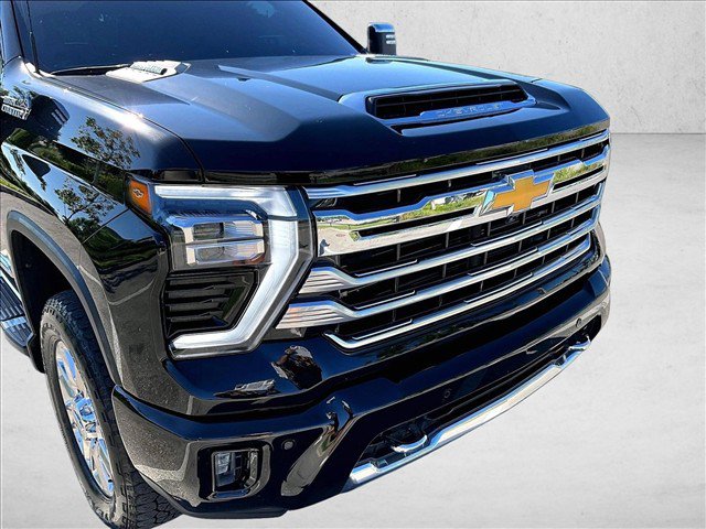 Used 2025 Chevrolet Silverado 2500 High Country w/ High Country Premium Package AWD/4WD image 27