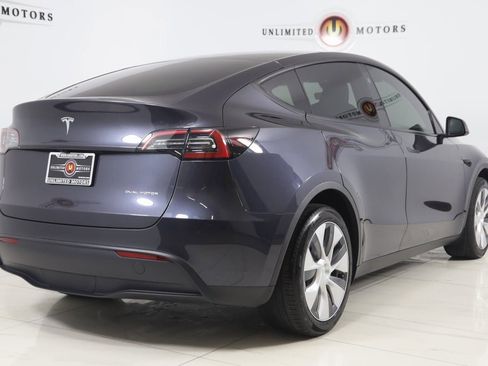 Used 2024 Tesla Model Y Long Range image 3