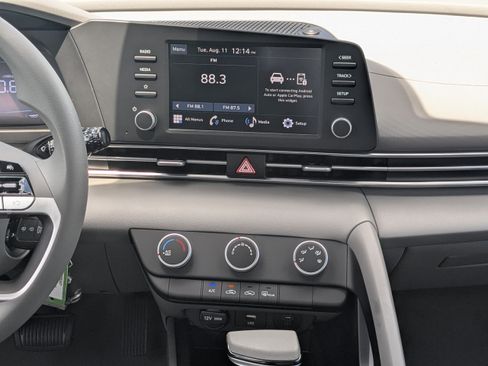 New 2026 Hyundai Elantra SE FWD image 17
