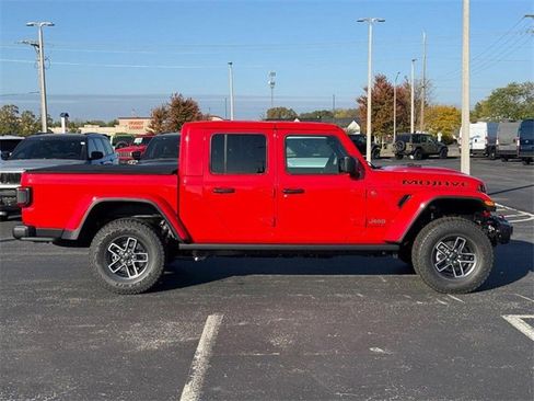 New 2025 Jeep Gladiator Mojave image 2