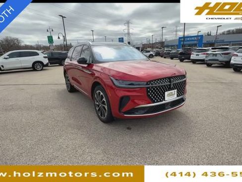 Used 2024 Lincoln Nautilus Reserve AWD/4WD image 2