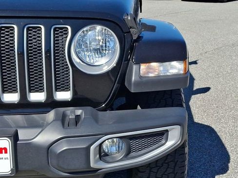 Used 2019 Jeep Wrangler Unlimited Sahara image 9