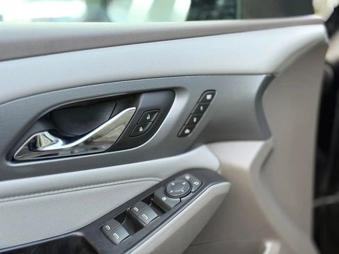 Used 2018 Chevrolet Traverse Premier AWD/4WD image 37