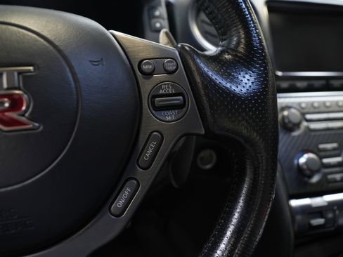 Used 2012 Nissan GT-R Premium image 36