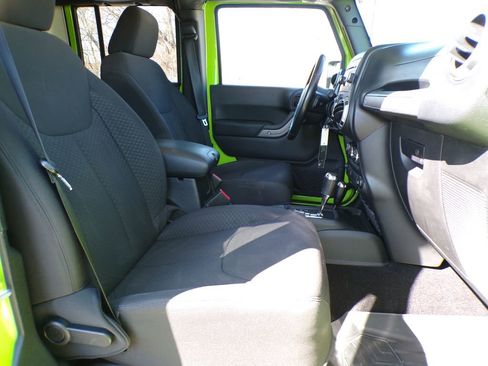 Used 2013 Jeep Wrangler Unlimited Sport AWD/4WD image 15
