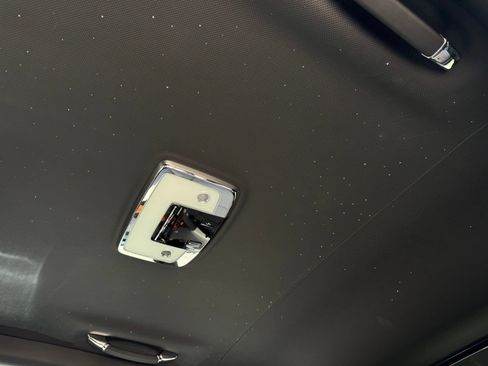 Used 2022 Rolls-Royce Cullinan Black Badge AWD/4WD image 29