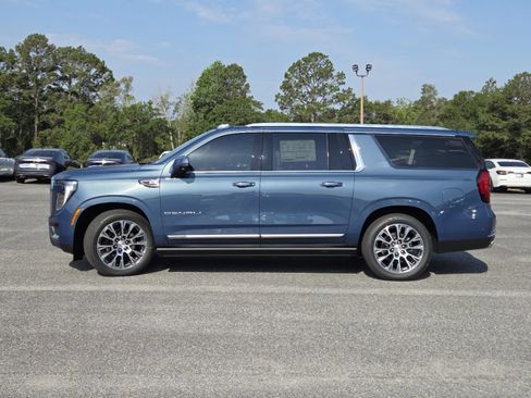 New 2026 GMC Yukon XL Denali w/ Denali Reserve Package AWD/4WD image 22