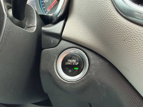 Used 2020 Chevrolet Equinox LS w/ LS Convenience Package FWD image 31